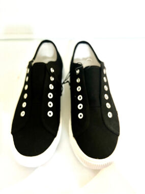 Hurley Women's Chloe black canvas slip-on sneakers with white soles size 7M